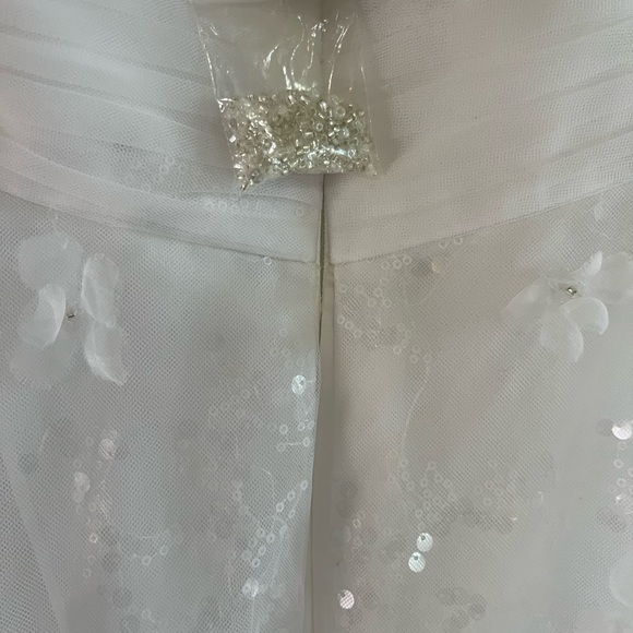 Magical VERA WANG One Shoulder Wedding Dress Plus Size 22 NEW - Picture 8 of 10